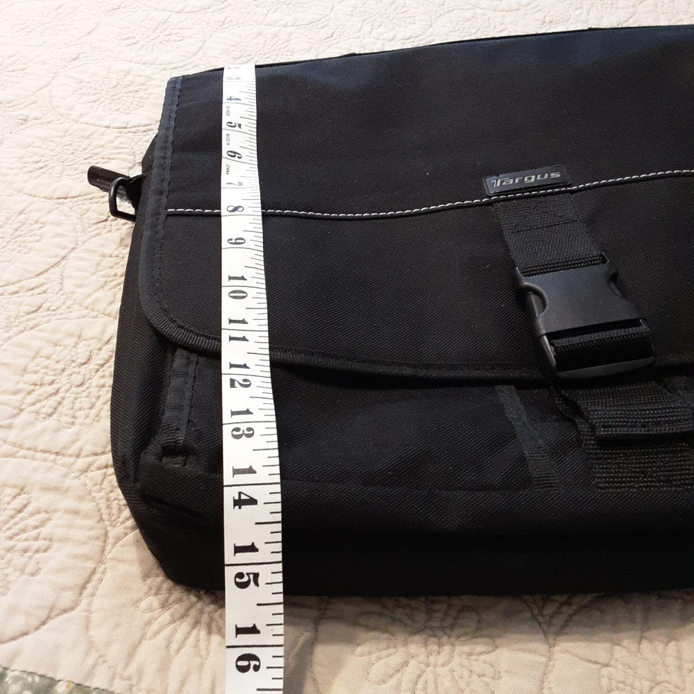 COPY - N/WITHOUT TAGS TARGUS 15.6